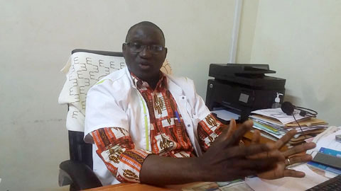 Médicaments de la rue au Burkina : « L’Ordre ne va pas sortir dans la rue pour attraper tous les sachets qui se baladent… », Dr Victor Bonkoungou, SG de l’Ordre des pharmaciens du Conseil régional du Centre