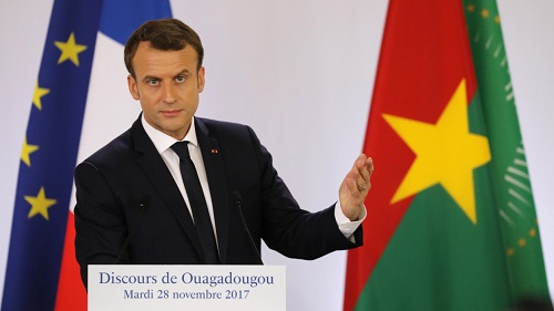 Macron, le symbole jupitérien au Faso
