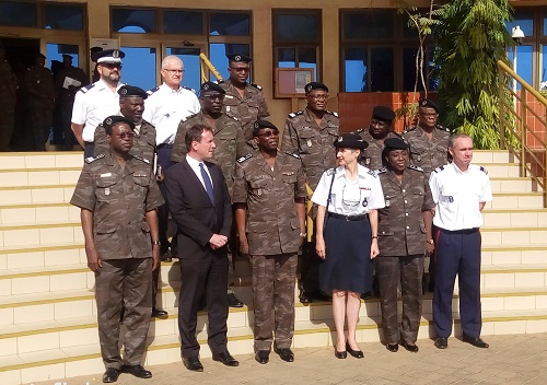 Lutte contre la drogue : L’ambassade de France donne du matériel à la douane du Burkina 