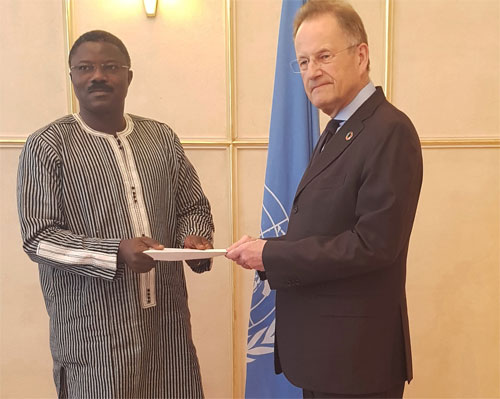 Ambassade Mission permanente du Burkina à Genève : L’Ambassadeur Dieudonné W. Désiré Sougouri a présenté ses lettres de créances