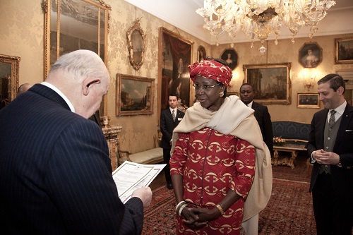 Italie : L’Ambassadeur Joséphine OUEDRAOGO a présenté ses lettres de créance au Lieutenant du Grand Maitre de l’Ordre Souverain Militaire et Hospitalier de Saint Jean de Jérusalem, de Rhodes et de Malte