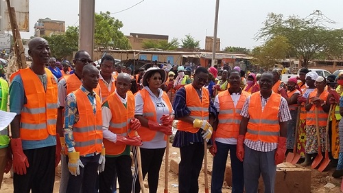 Commune de Ouagadougou : Une opération de curage de caniveaux pour prévenir les inondations