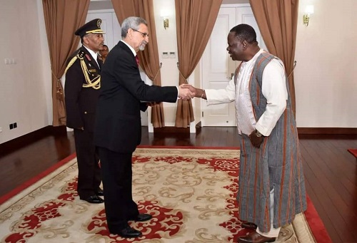 Diplomatie : l’ambassadeur Jacob Ouédraogo présente ses lettres de créances au président cap-verdien