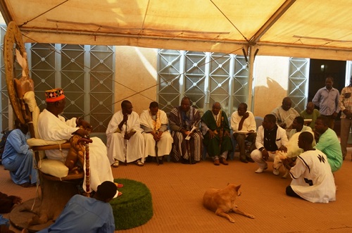 Cohésion sociale au Burkina : Le « Mouvement pour la culture de la paix et l’amour de la patrie » demande des bénédictions au Moogho Naaba