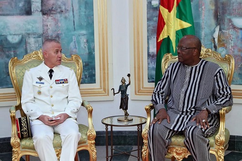 Force Barkhane : Le général Bruno Guibert chez le président Roch Kaboré