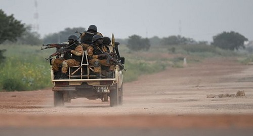 Burkina : Un véhicule de la gendarmerie saute sur une mine et fait 5 morts sur l’axe Fada-Boungou