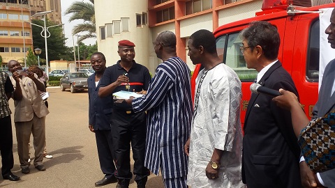 Commune de Ouagadougou : Le Japon offre un véhicule anti-incendie au profit de la Brigade nationale des sapeurs-pompiers