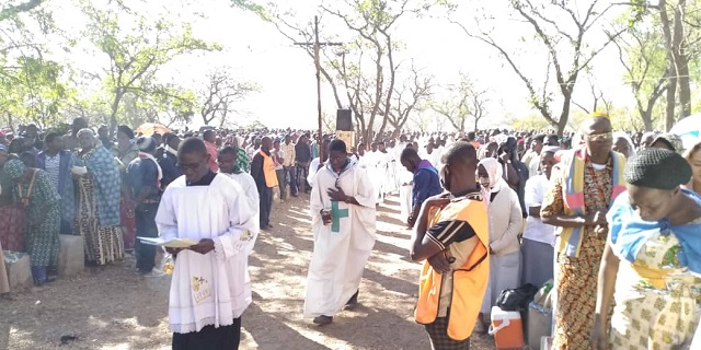 Pèlerinage à Dingasso : Les fidèles catholiques ont prié pour la paix au Burkina Faso
