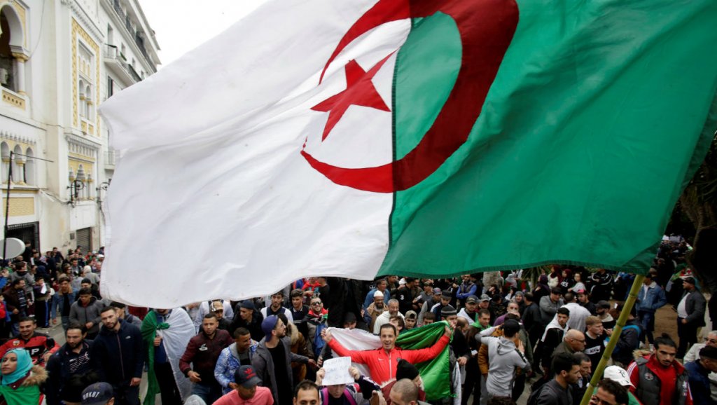 Algérie : La rue ne veut plus d’Abdelaziz Bouteflika 
