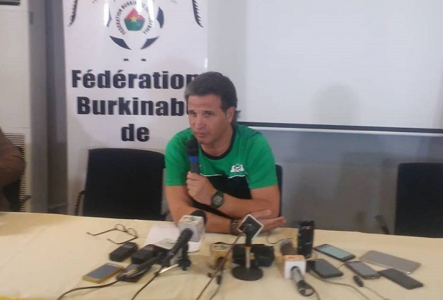 CAN 2019 : Paulo Duarte présente ses excuses après l’élimination du Burkina 
