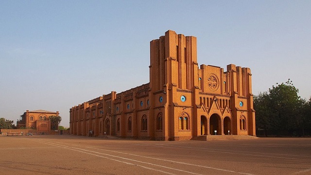 PAQUES : Horaire des offices du triduum pascal dans les différentes Paroisses et Institutions  de l’Archidiocèse de Ouagadougou