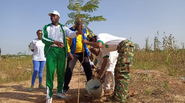 Ceinture verte de Ouagadougou : Le Fonds permanent pour le développement des collectivités territoriales met en terre  800 plants