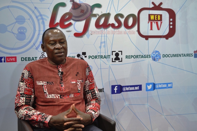 Godefroy Bazié, journaliste à la retraite : « Un journaliste, c’est la reconnaissance du public, et non celle de l’autorité ou des politiciens »