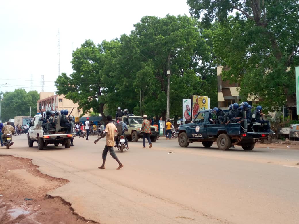 Marche pour la levée du couvre-feu : Une chaude matinée à Bobo-Dioulasso