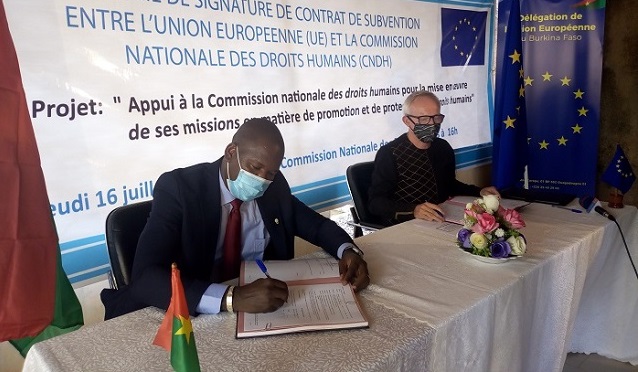 Droits humains : La délégation de l’Union Européenne apporte plus de 160 millions de FCFA à la Commission Nationale des droits humains du Burkina (CNDH)