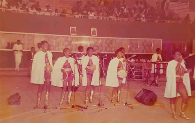 Orchestre « Les colombes de la révolution » : Fatoumata Diallo N° 2 et Aoua Carole Congo racontent la nostalgie de l’époque