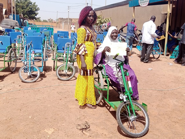 Solidarité : AMPO offre des tricycles à des personnes vivant avec un handicap moteur