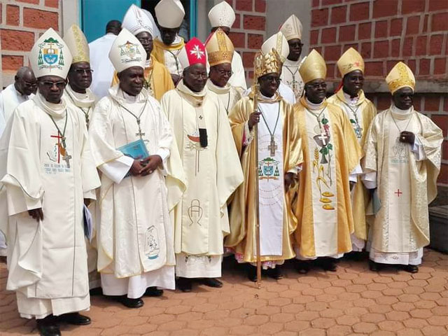 Elections du 22 novembre 2020 : « Aucune initiative ne doit contribuer à aggraver la situation sécuritaire ni à mettre en danger la vie des populations », préviennent les évêques du Burkina 