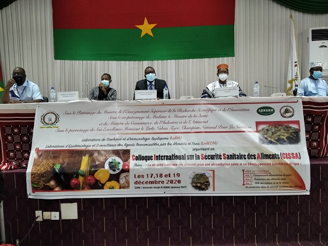 Sécurité sanitaire des aliments : Un colloque réunit des scientifiques à Ouagadougou pour mener la réflexion