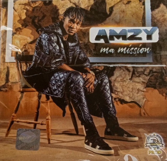 Musique : L’artiste rappeur Amzy dédicace 