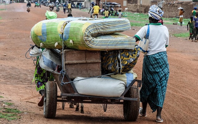 Insécurité au Burkina : Plus de 22 000 personnes déplacées internes enregistrées en un mois