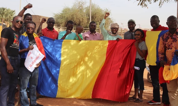 6e mandat d’Idriss Deby : Le Collectif de Tchadiens indignés exige devant leur ambassade à Ouagadougou, l’arrêt du processus électoral « non inclusif »