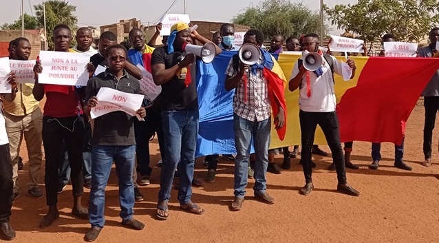 Tchad : Le Collectif des Tchadiens indignés au Burkina exige une transition purement civile