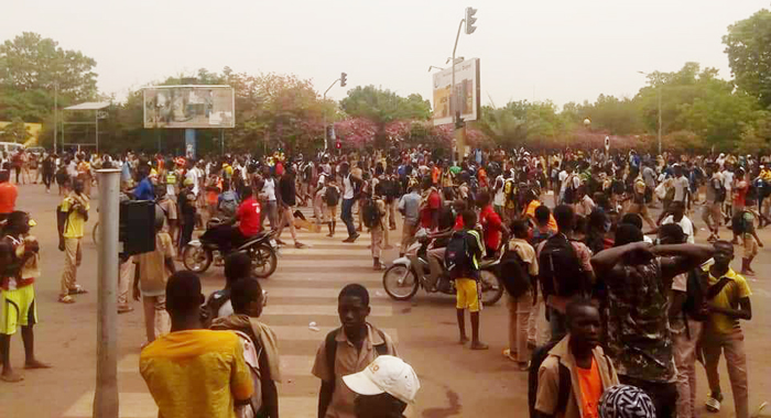 Ouagadougou : Une manifestation d’élèves contraint au report d’une audience du ministre Ouaro avec le président du CES