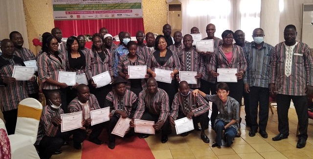 Burkina Faso : 35 attachés de santé en hémodialyse effectuent leur sortie
