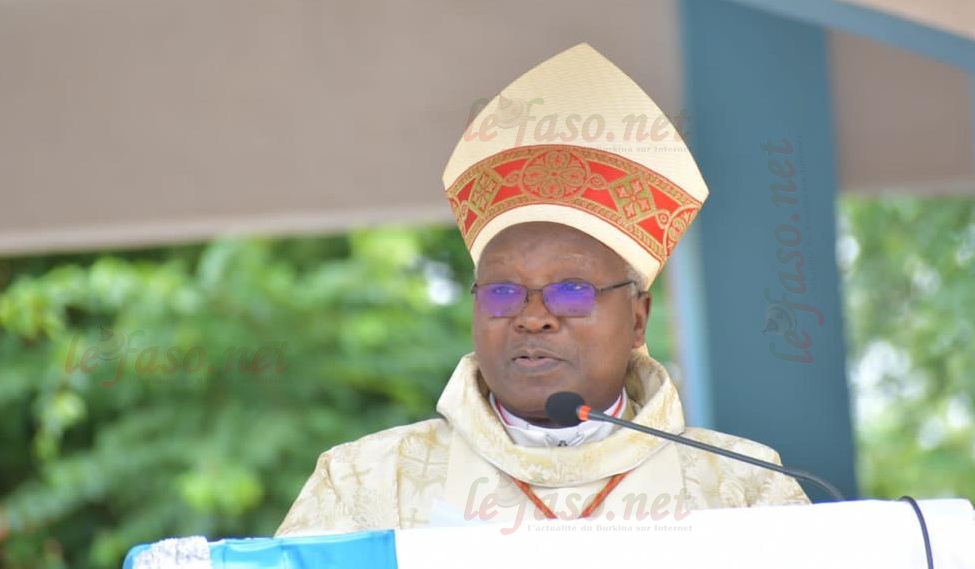 Attaque sur l’axe Arbinda-Gorgadji : Le Cardinal Philippe Ouédraogo adresse ses condoléances aux victimes et renouvelle l’appel à la prière soutenue