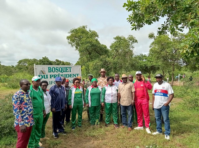 Burkina Faso : Des députés se lancent dans la lutte contre la désertification à travers le reboisement à Komki Ipala