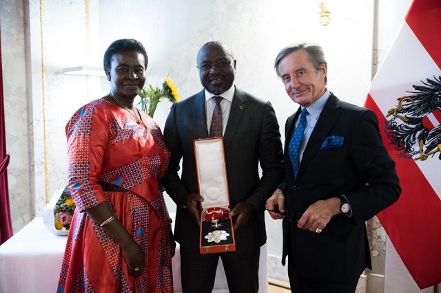Ministère autrichien des Affaires étrangères : Dr Lassina Zerbo reçoit la Grande décoration d’honneur