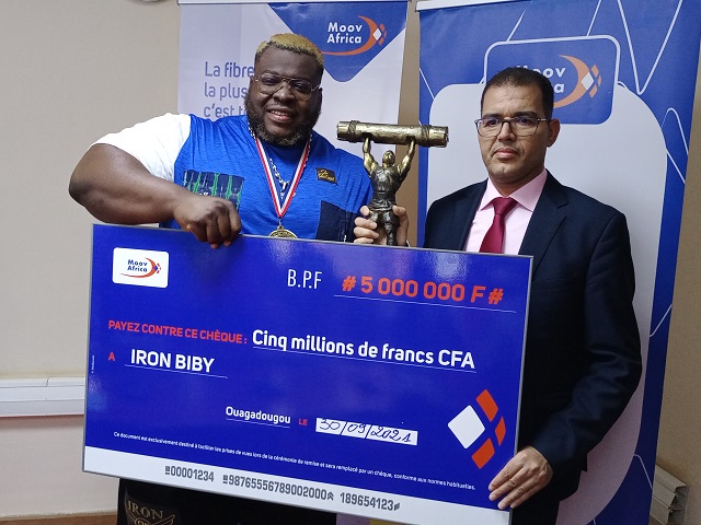 Championnat du monde de Log lift : Moov Africa Burkina offre 5 millions de francs CFA à Iron Biby 