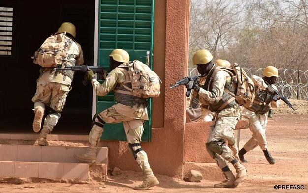 Burkina Faso : Les Forces armées nationales neutralisent une trentaine de terroristes et détruisent une partie de leur logistique à Mansila