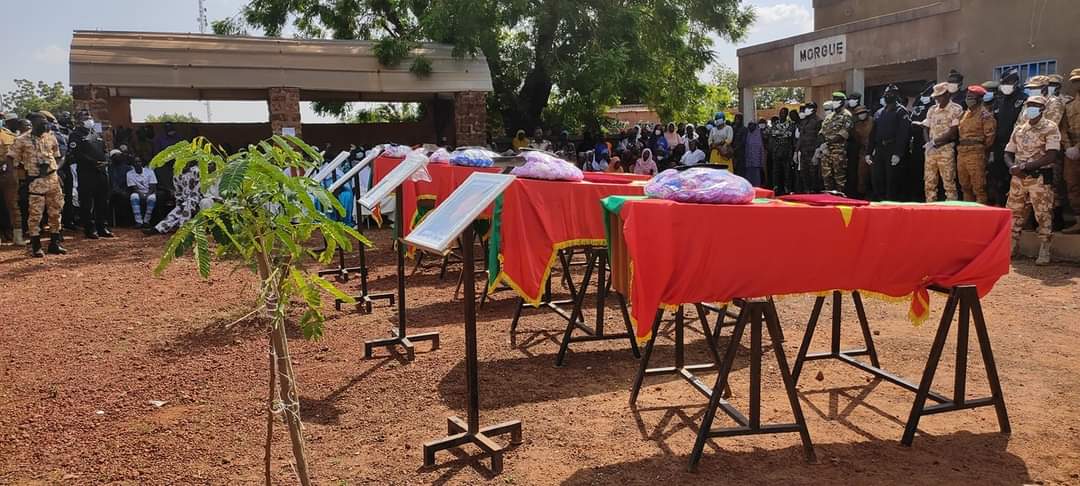 Dédougou : Les cinq soldats tués inhumés au cimetière militaire de Dédougou