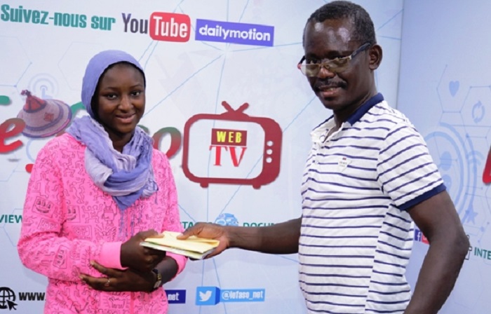 Sakina Sawadogo visite LeFaso.net : « Nous sommes passés saluer et remercier le personnel et nos bienfaiteurs » 