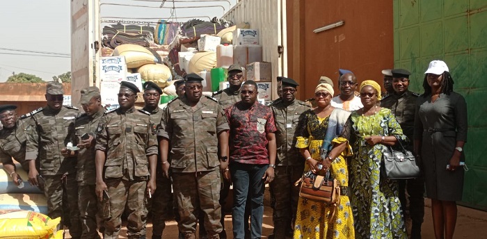 Journées portes ouvertes de la douane au Burkina : Des dons pour les déplacés internes 