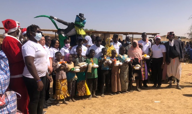 Noël 2021 à Panzani : L’Alliance catholique des hommes d’affaires cadres du Burkina communie avec les enfants