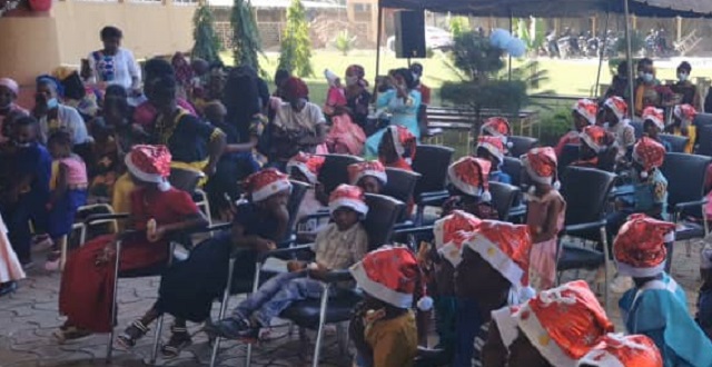 Burkina Faso : L’association Wend La Laafi communie avec les orphelins des FDS à Ouagadougou 