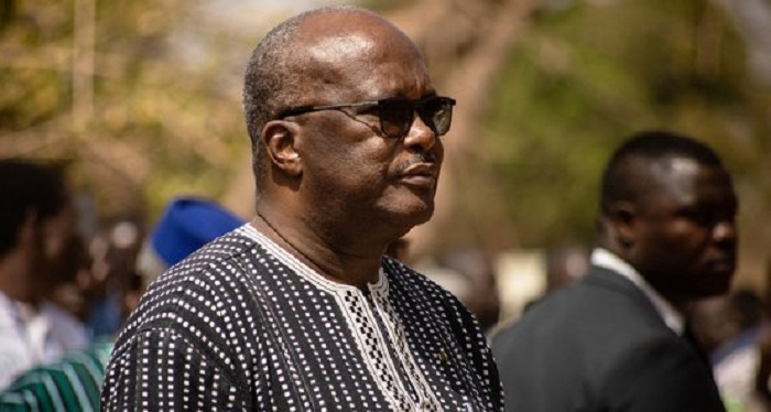 Burkina/Lutte anti-terroriste : Roch Kaboré s’incline devant la mémoire du célèbre VDP Ladji Yoro 