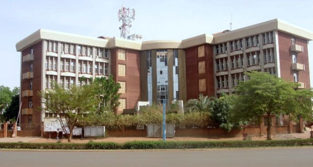Education nationale au Burkina : Le ministère invite des agents à fournir les documents ayant servi à leurs recrutements dans la fonction publique 