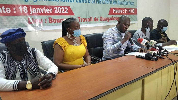 Burkina Faso : Les petits commerçants menacent d’augmenter les prix des marchandises
