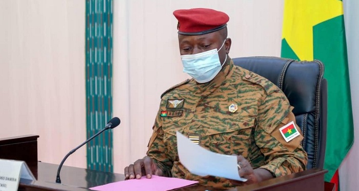Coup d’État au Burkina : : « Les premiers pas de la nouvelle direction du pays laissent entrevoir quelques espoirs démocratiques », selon un citoyen 