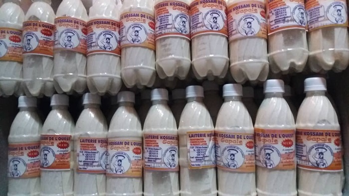 Vente de produits laitiers de la Laiterie Kossam de l’Ouest