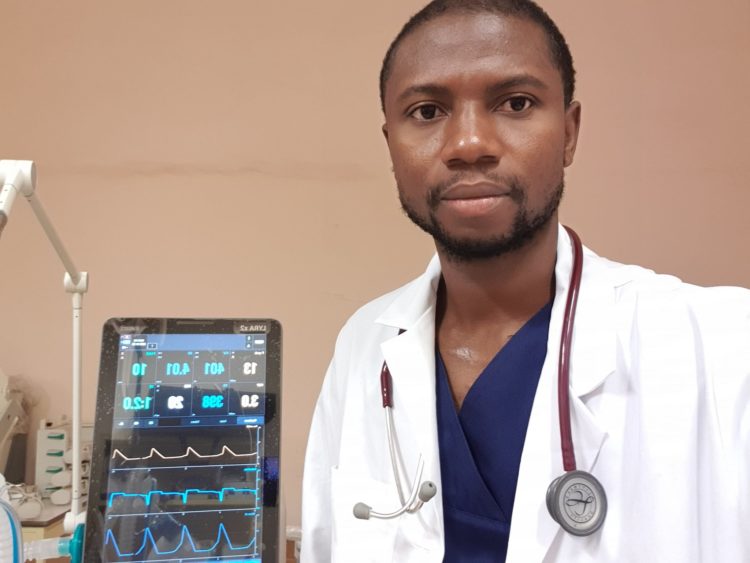 Burkina : Plaidoyer pour un système de santé performant (Dr Arouna Louré)