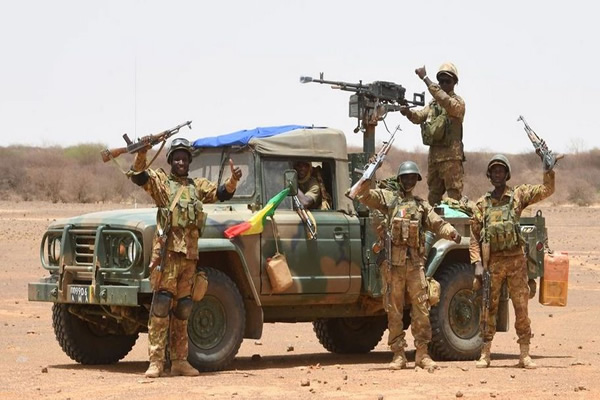 Mali : L’armée dit avoir neutralisé trois leaders terroristes burkinabè