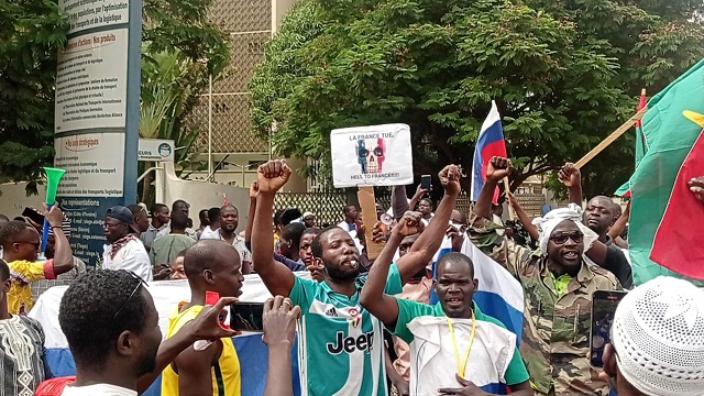 Manifestation anti-française à Ouagadougou : « Que le lieutenant-colonel Damiba fasse appel à la Russie » 