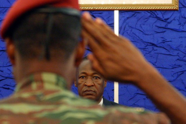 Procès Thomas Sankara : Les Burkinabè partagés sur la peine de prison à perpétuité infligée à Diendéré et Compaoré