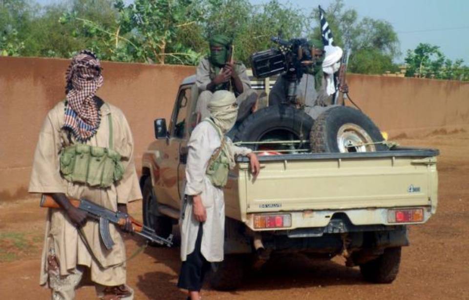 Insécurité au Burkina : « Les groupes islamistes armés démontrent jour après jour leur profond mépris pour la vie des civils » (Human Rights Watch)