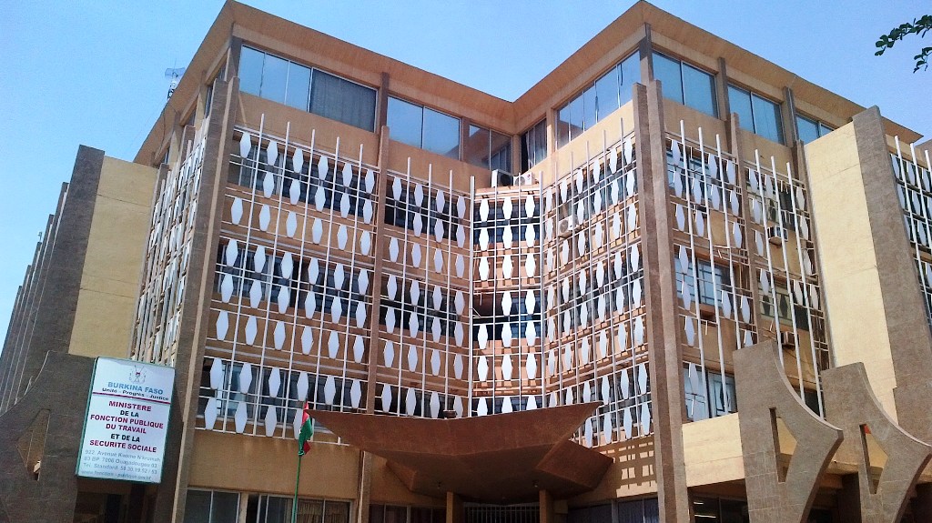Dépolitisation de l’administration au Burkina : Une loi en cours d’adoption, selon le chef du gouvernement